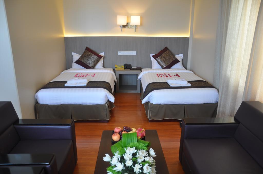 Golden Hill Hotel - Lashio מראה חיצוני תמונה