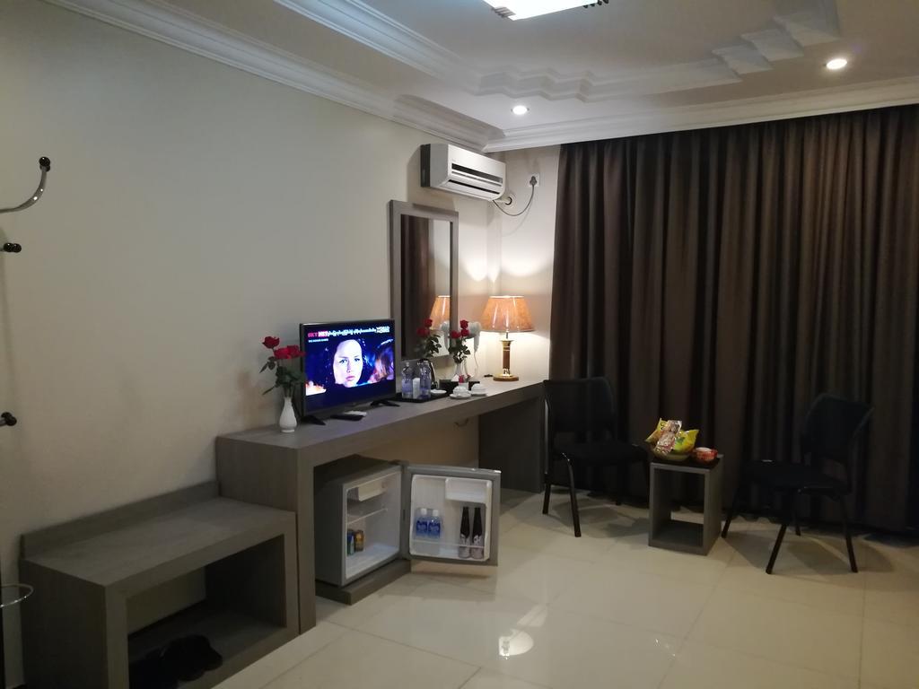 Golden Hill Hotel - Lashio מראה חיצוני תמונה
