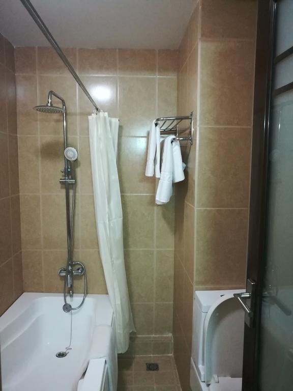 Golden Hill Hotel - Lashio מראה חיצוני תמונה
