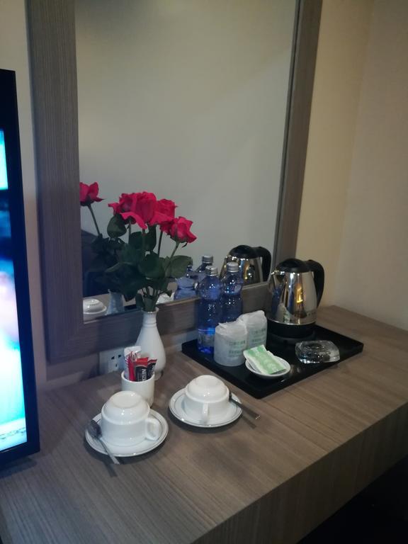 Golden Hill Hotel - Lashio מראה חיצוני תמונה