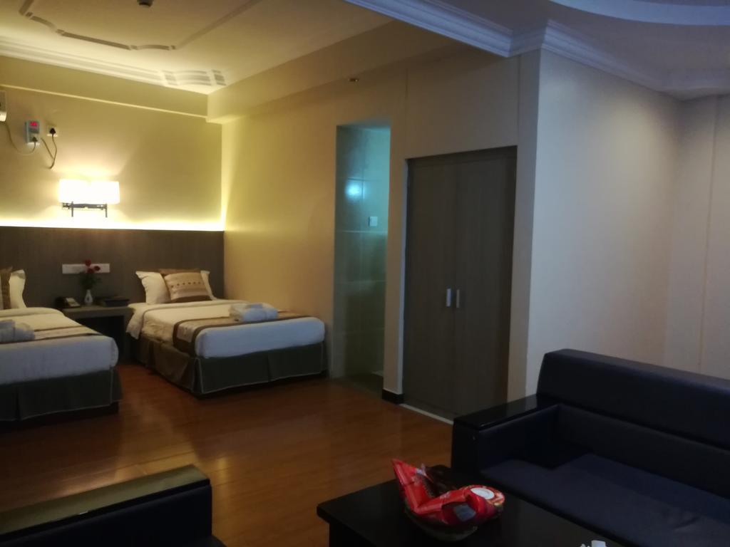 Golden Hill Hotel - Lashio מראה חיצוני תמונה