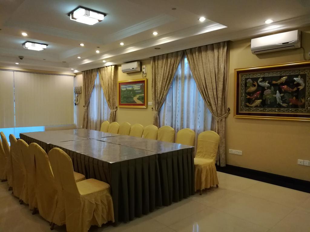 Golden Hill Hotel - Lashio מראה חיצוני תמונה