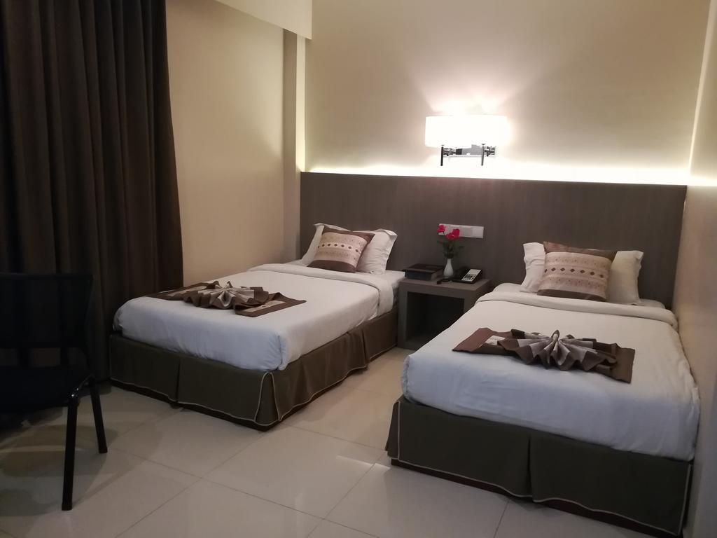 Golden Hill Hotel - Lashio מראה חיצוני תמונה